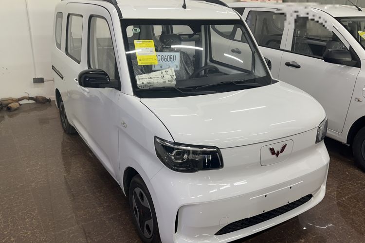 Used Wuling Zhiguang New Energy 2025 Model 305km Ambitious Edition Front Right 45 Deg