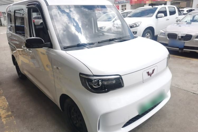 Used Wuling Zhiguang New Energy 2025 Standard Model Front Right 45 Deg