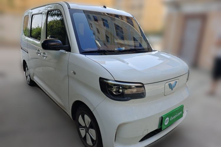 Used Wuling Zhiguang New Energy 2025 Standard Model Front Right 45 Deg
