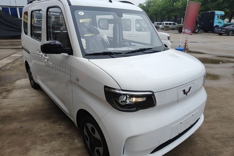 Used Wuling Zhiguang New Energy 2025 Model 305km Ambitious Edition Front Right 45 Deg