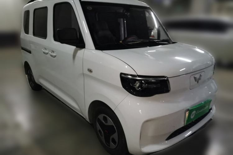 Used Wuling Zhiguang New Energy 2025 Comfort Model Front Right 45 Deg