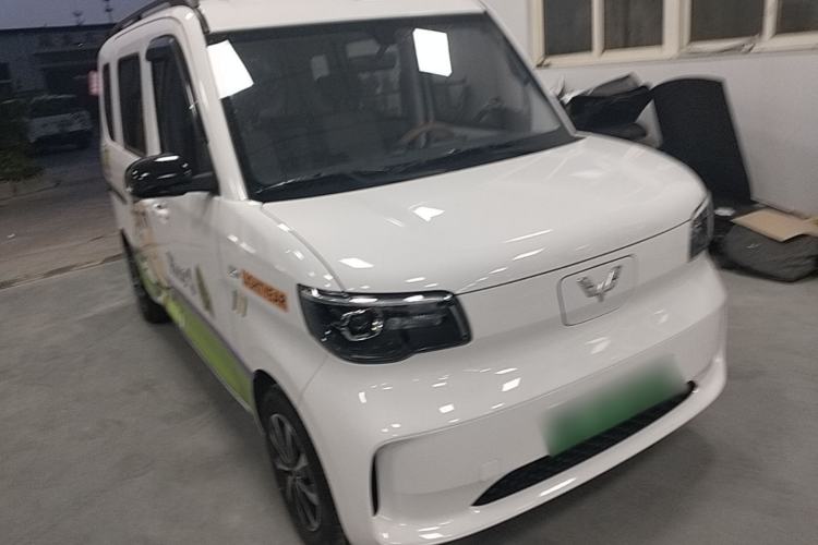 Used Wuling Zhiguang New Energy 2025 Model 305km Ambitious Edition Front Right 45 Deg