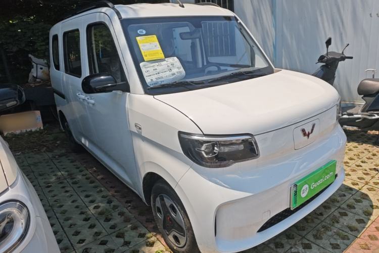 Used Wuling Zhiguang New Energy 2025 Model 305km Ambitious Edition Front Right 45 Deg