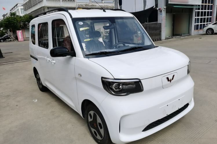Used Wuling Zhiguang New Energy 2025 Model 305km Ambitious Edition Front Right 45 Deg