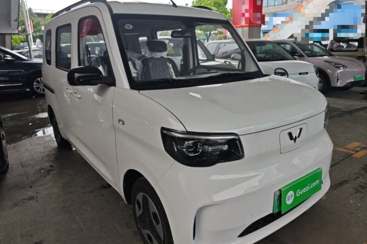 Used Wuling Zhiguang New Energy 2025 Model 305km Ambitious Edition Front Right 45 Deg