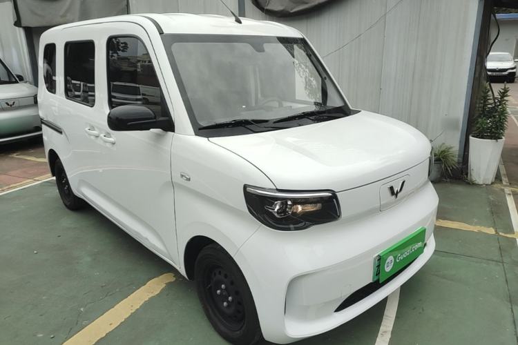 Used Wuling Zhiguang New Energy 2025 Standard Model Front Right 45 Deg