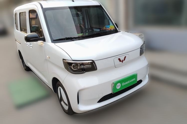Used Wuling Zhiguang New Energy 2025 Standard Model Front Right 45 Deg