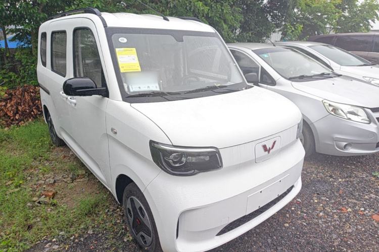 Used Wuling Zhiguang New Energy 2025 Model 305km Ambitious Edition Front Right 45 Deg