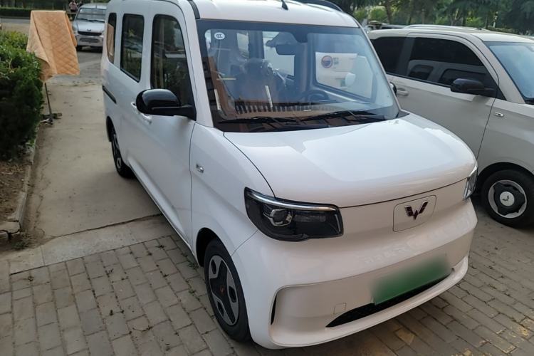 Used Wuling Zhiguang New Energy 2025 Model 305km Ambitious Edition Front Right 45 Deg