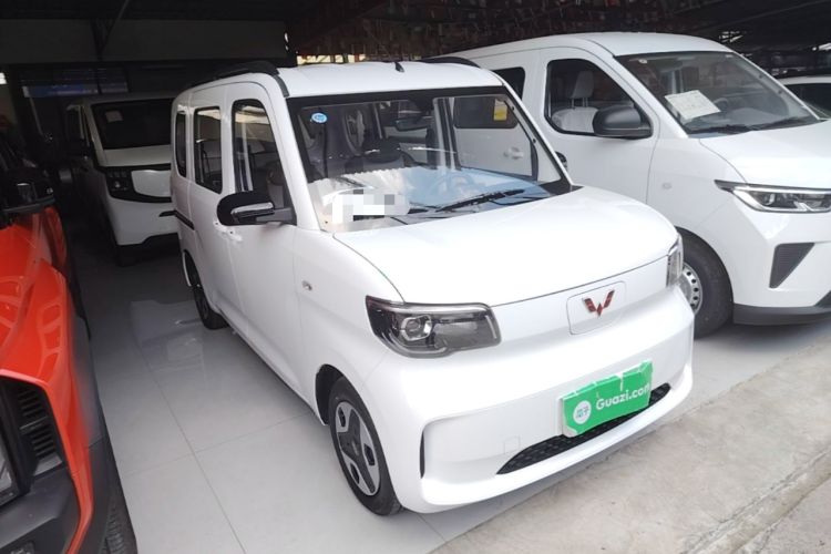 Used Wuling Zhiguang New Energy 2025 Model 305km Ambitious Edition Front Right 45 Deg