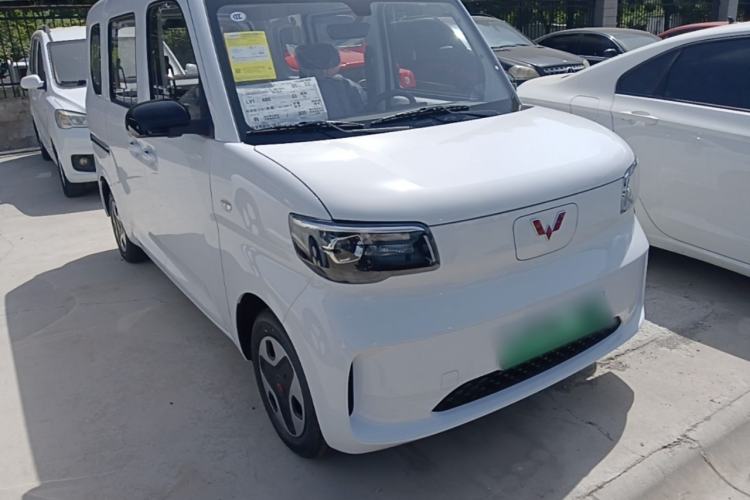 Used Wuling Zhiguang New Energy 2025 Model 305km Ambitious Edition Front Right 45 Deg