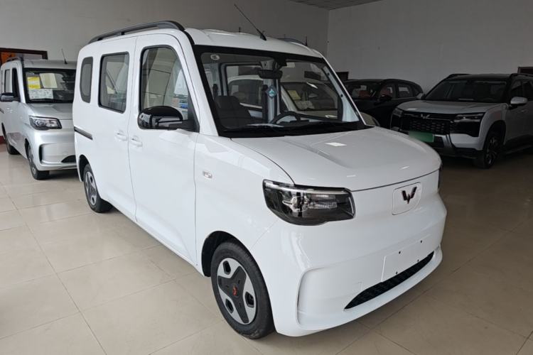 Used Wuling Zhiguang New Energy 2025 Comfort Model Front Right 45 Deg