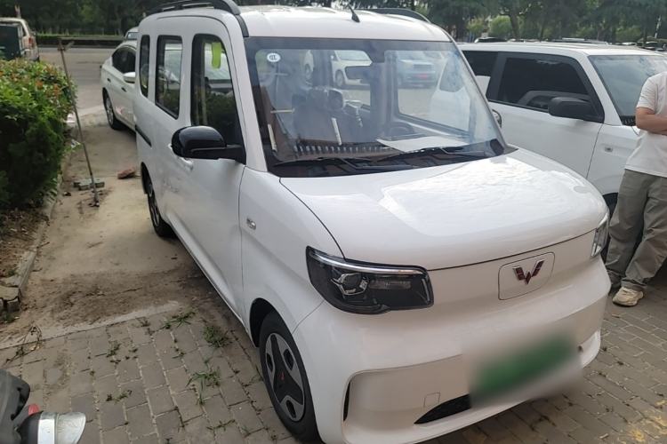 Used Wuling Zhiguang New Energy 2025 Model 305km Ambitious Edition Front Right 45 Deg