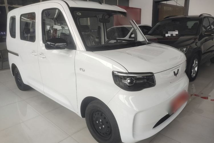 Used Wuling Zhiguang New Energy 2025 Standard Model Front Right 45 Deg