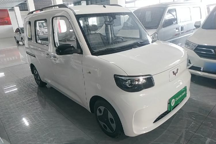 Used Wuling Zhiguang New Energy 2025 Model 305km Ambitious Edition Front Right 45 Deg