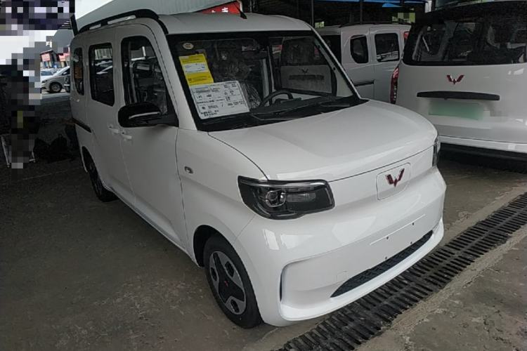 Used Wuling Zhiguang New Energy 2025 Model 305km Ambitious Edition Front Right 45 Deg