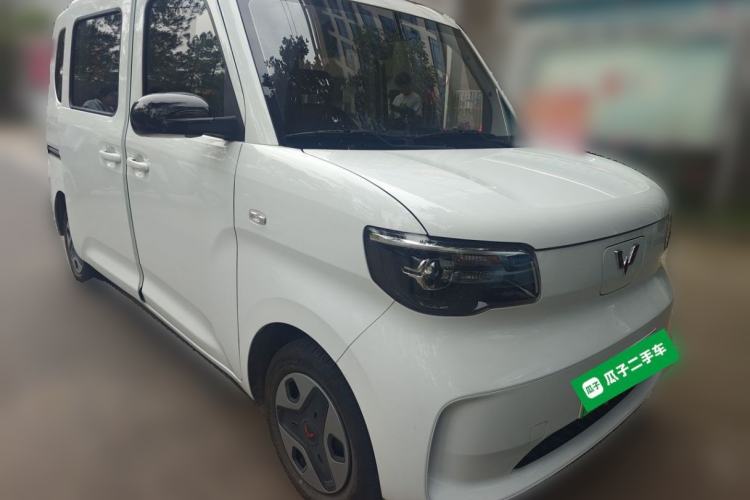 Used Wuling Zhiguang New Energy 2025 Model 305km Ambitious Edition Front Right 45 Deg