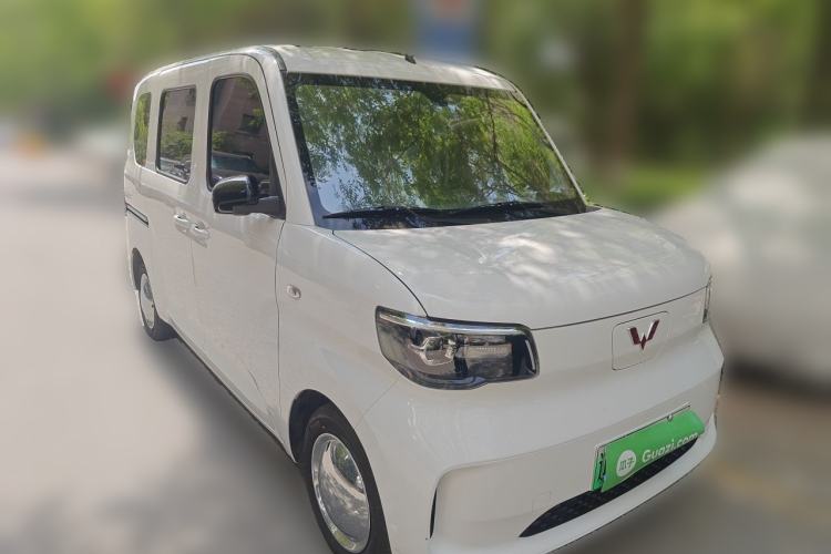 Used Wuling Zhiguang New Energy 2025 Standard Model Front Right 45 Deg