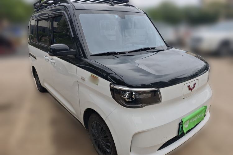 Used Wuling Zhiguang New Energy 2025 Comfort Model Front Right 45 Deg