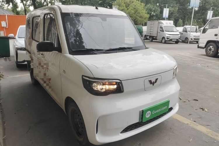 Used Wuling Zhiguang New Energy 2025 Standard Model Front Right 45 Deg