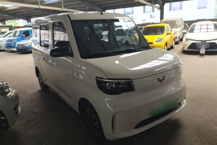 Used Wuling Zhiguang New Energy 2025 Standard Model Front Right 45 Deg