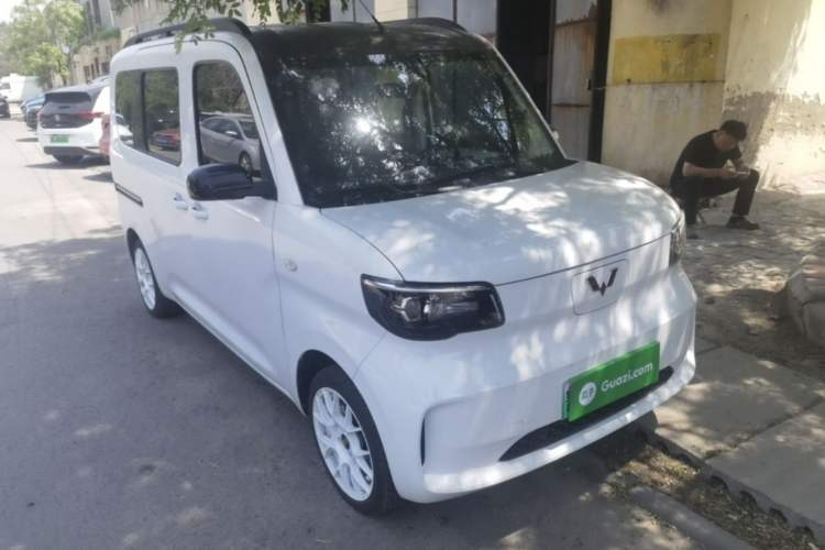 Used Wuling Zhiguang New Energy 2025 Model 305km Ambitious Edition Front Right 45 Deg