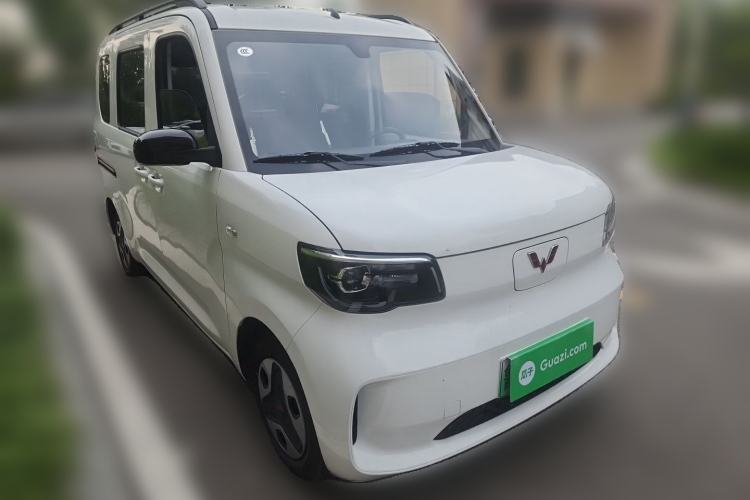Used Wuling Zhiguang New Energy 2025 Model 305km Ambitious Edition Front Right 45 Deg