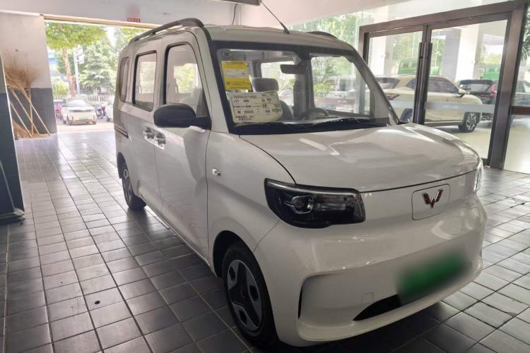 Used Wuling Zhiguang New Energy 2025 Model 305km Ambitious Edition Front Right 45 Deg