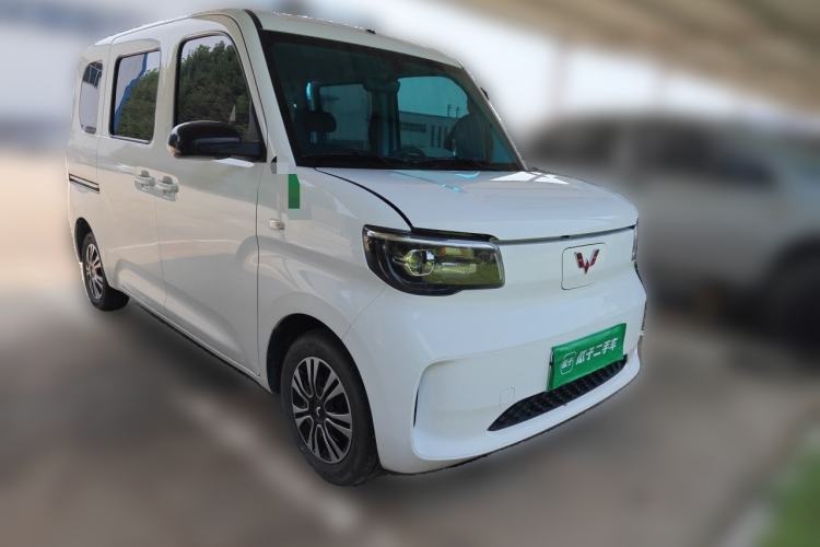 Used Wuling Zhiguang New Energy 2025 Standard Model Front Right 45 Deg