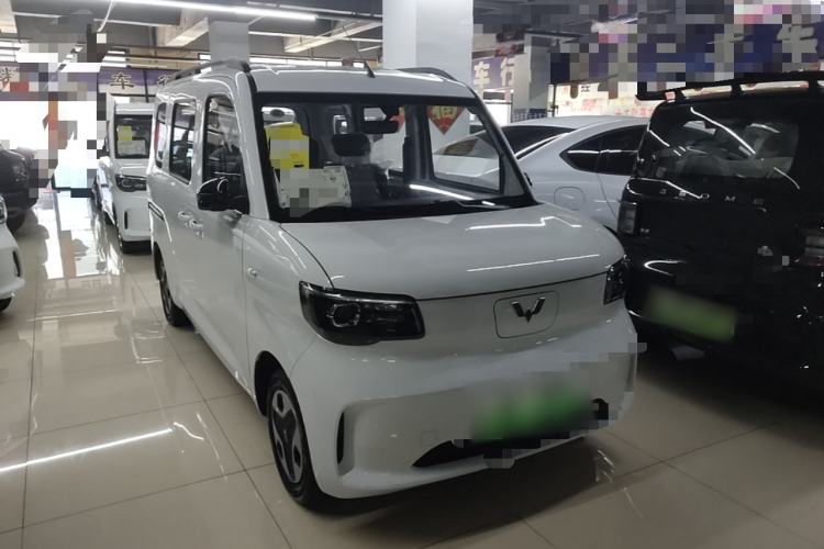 Used Wuling Zhiguang New Energy 2025 Model 305km Ambitious Edition Front Right 45 Deg