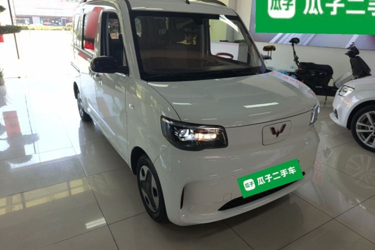 Used Wuling Zhiguang New Energy 2025 Model 305km Ambitious Edition Front Right 45 Deg