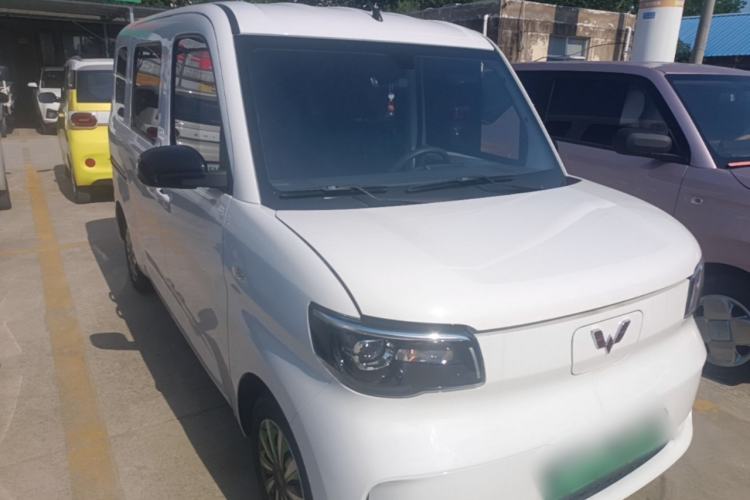 Used Wuling Zhiguang New Energy 2025 Standard Model Front Right 45 Deg