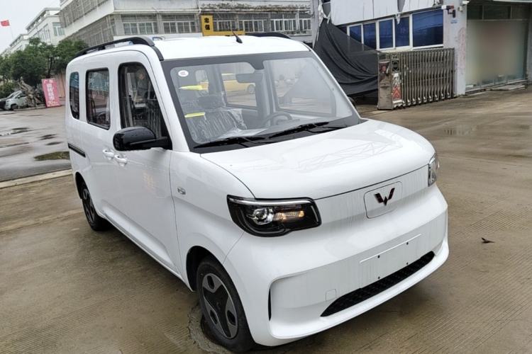 Used Wuling Zhiguang New Energy 2025 Model 305km Ambitious Edition Front Right 45 Deg