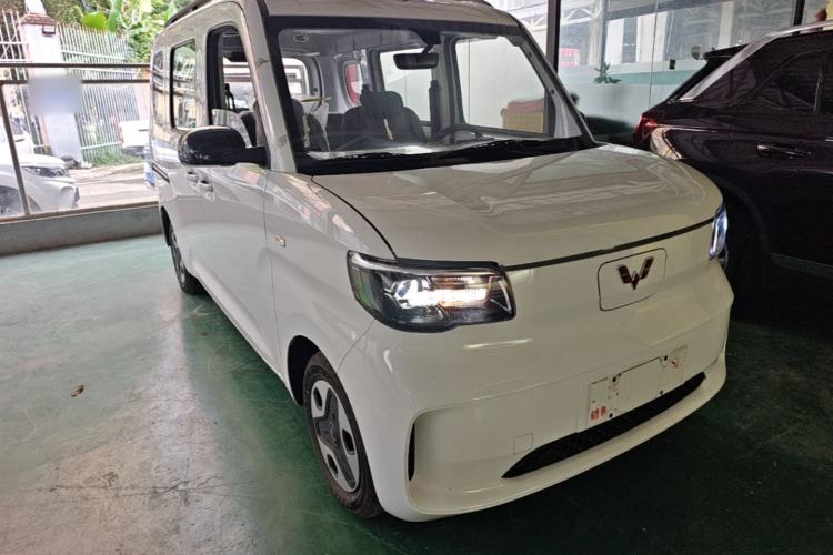 Used Wuling Zhiguang New Energy 2025 Model 305km Ambitious Edition Front Right 45 Deg