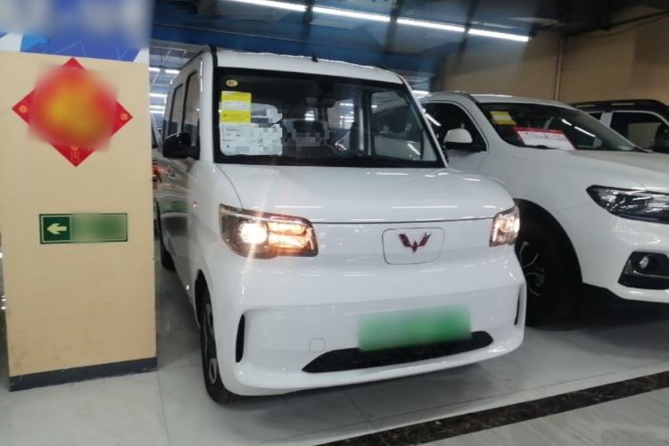 Used Wuling Zhiguang New Energy 2025 Comfort Model Front Right 45 Deg