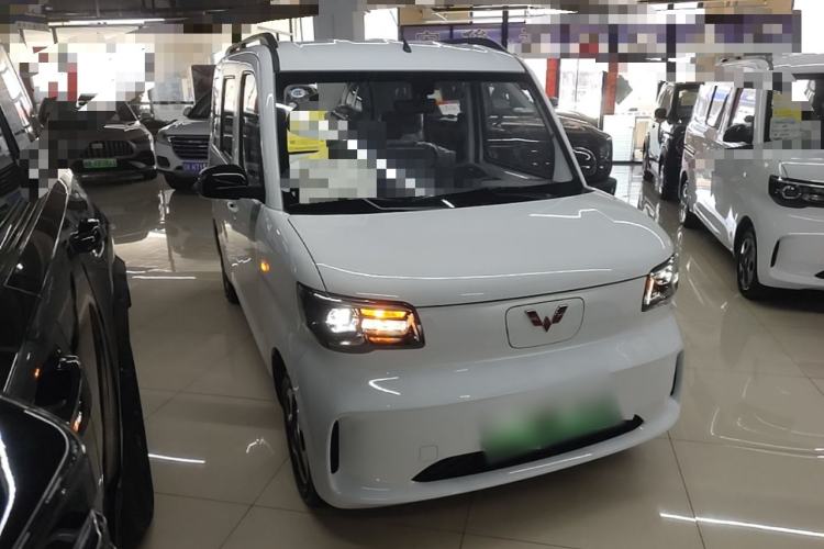 Used Wuling Zhiguang New Energy 2025 Model 305km Ambitious Edition Front Right 45 Deg