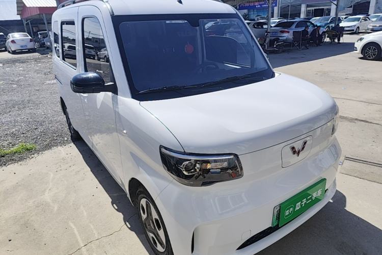 Used Wuling Zhiguang New Energy 2025 Comfort Model Front Right 45 Deg