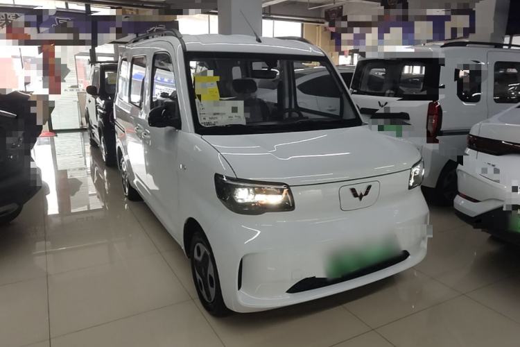 Used Wuling Zhiguang New Energy 2025 Model 305km Ambitious Edition Front Right 45 Deg