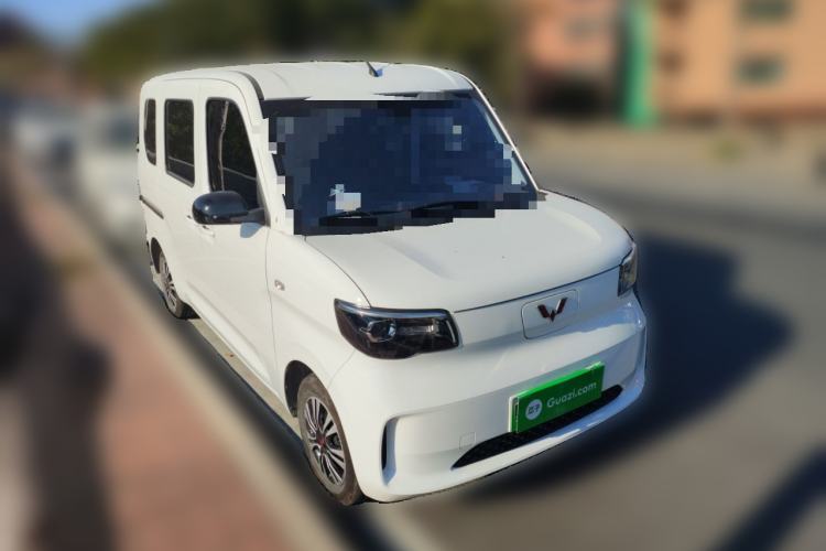 Used Wuling Zhiguang New Energy 2025 Standard Model Front Right 45 Deg