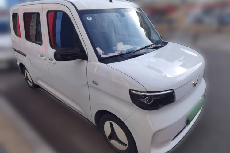 Used Wuling Zhiguang New Energy 2025 Standard Model Front Right 45 Deg