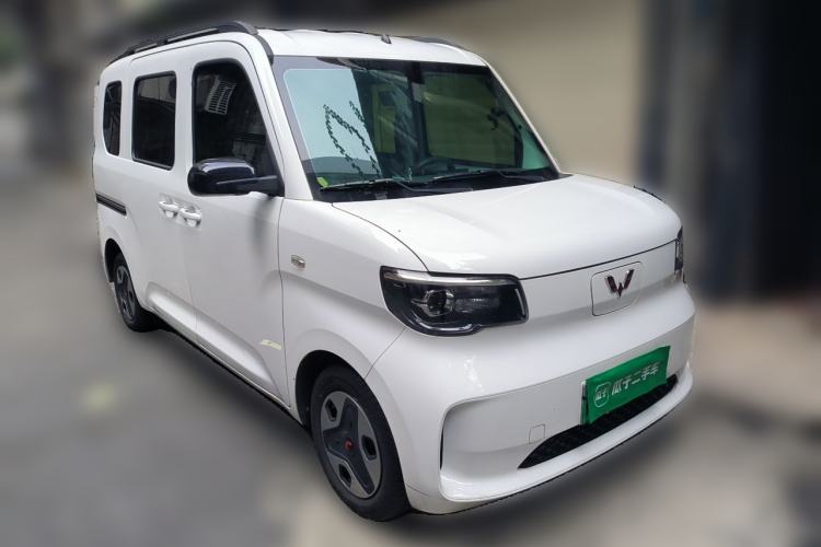 Used Wuling Zhiguang New Energy 2025 Comfort Model Front Right 45 Deg