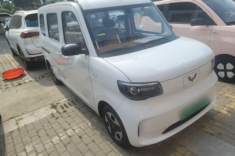 Used Wuling Zhiguang New Energy 2025 Model 305km Ambitious Edition Front Right 45 Deg