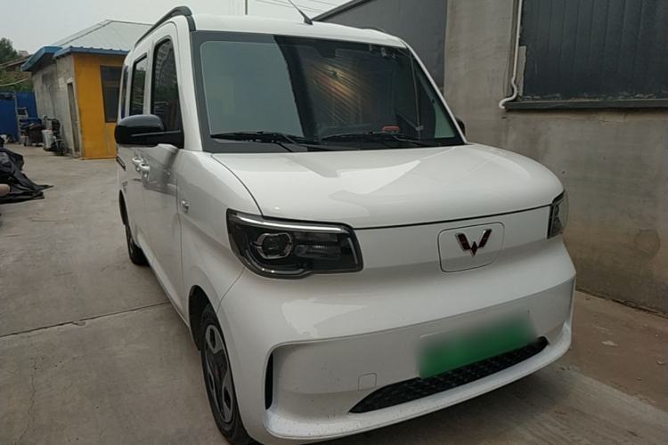 Used Wuling Zhiguang New Energy 2025 Model 305km Ambitious Edition Front Right 45 Deg