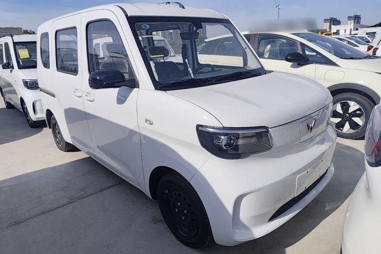 Used Wuling Zhiguang New Energy 2025 Standard Model Front Right 45 Deg