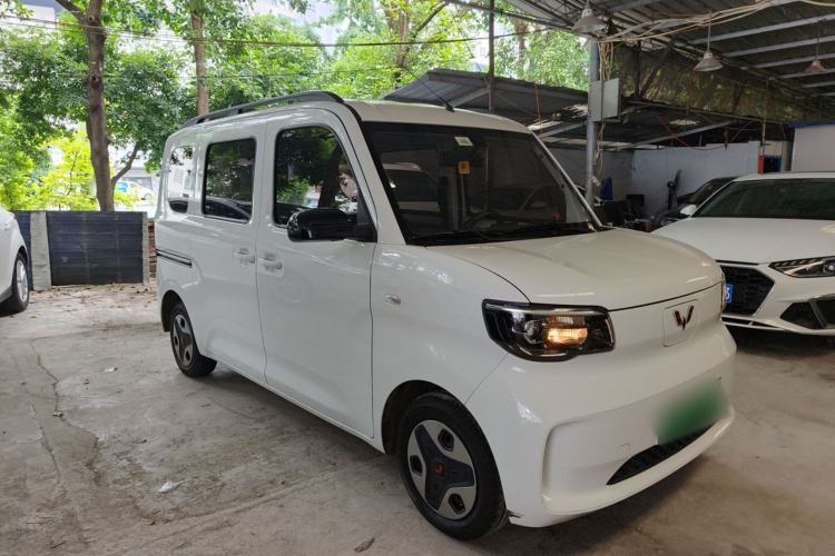 Used Wuling Zhiguang New Energy 2025 Comfort Model Front Right 45 Deg