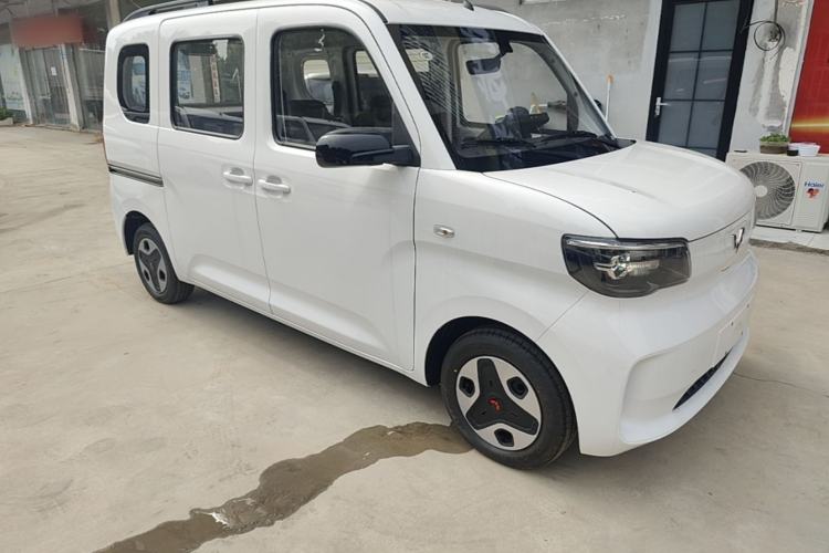 Used Wuling Zhiguang New Energy 2025 Model 305km Ambitious Edition Front Right 45 Deg
