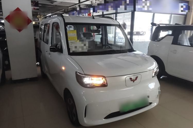 Used Wuling Zhiguang New Energy 2025 Model 305km Ambitious Edition Front Right 45 Deg