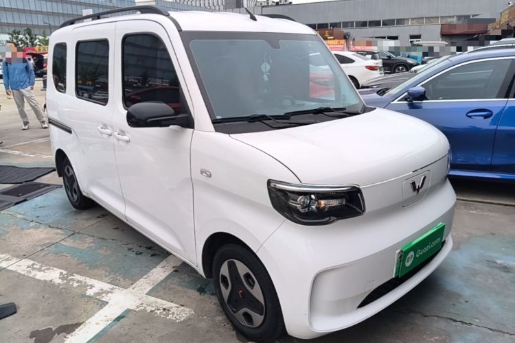 Used Wuling Zhiguang New Energy 2025 Comfort Model Front Right 45 Deg
