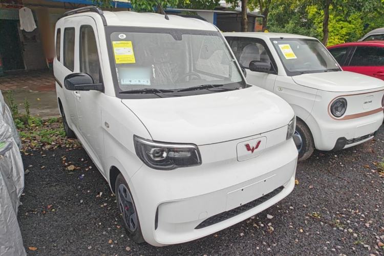 Used Wuling Zhiguang New Energy 2025 Model 305km Ambitious Edition Front Right 45 Deg