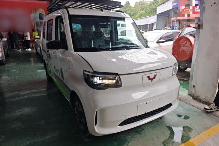 Used Wuling Zhiguang New Energy 2025 Model 305km Ambitious Edition Front Right 45 Deg